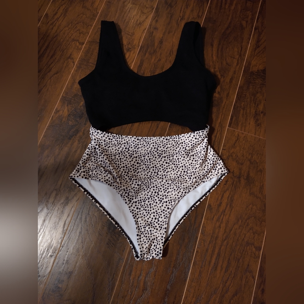 One piece swimsuit